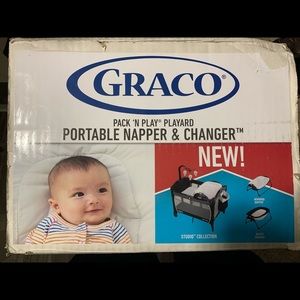 Play Pen Portable Napper & Changer